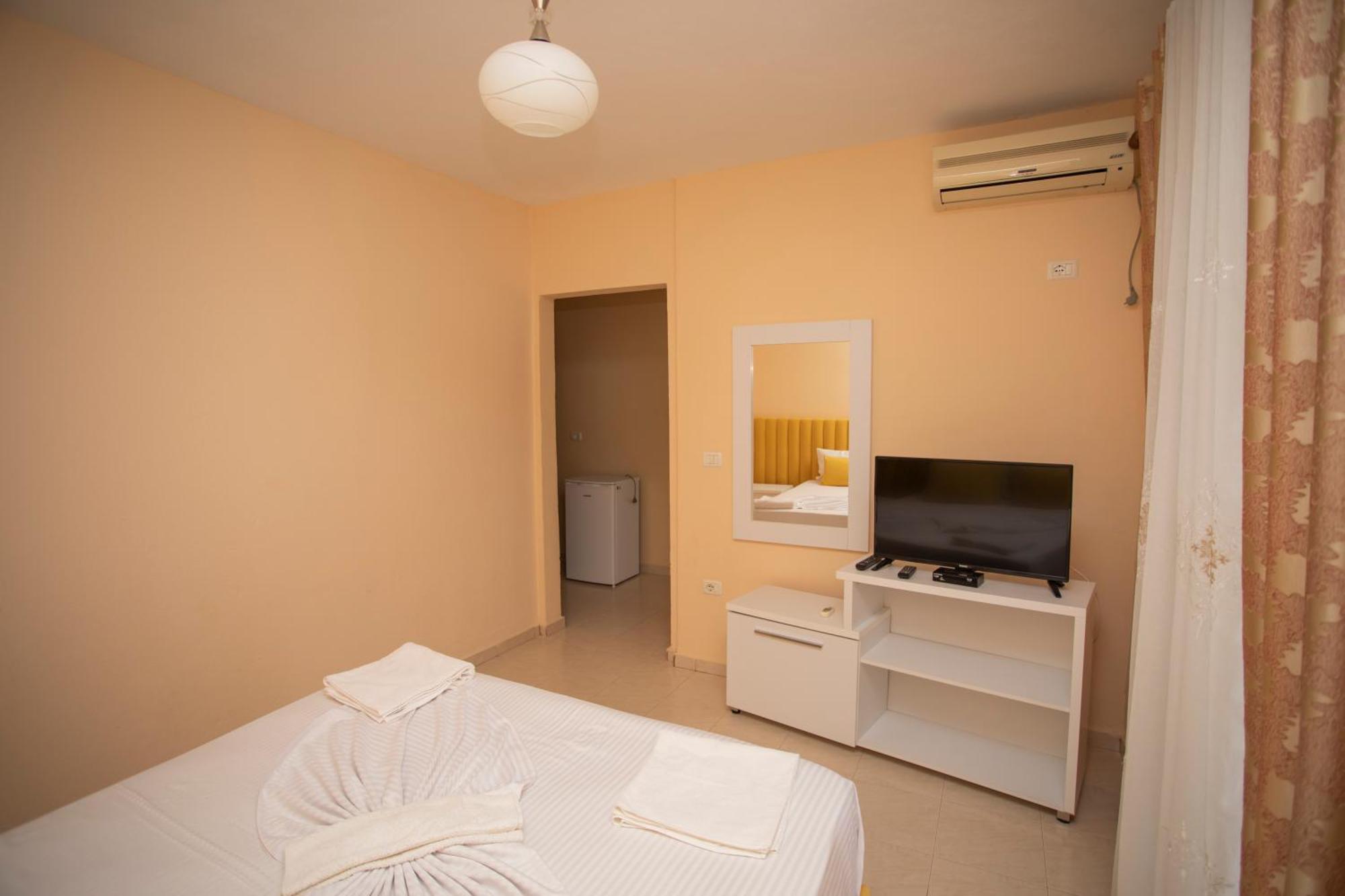 Hotel Sunrise Golem  Eksteriør billede